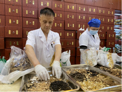 胃病老是反复发作?老中医余洪涛教你在家养好老胃病 胃病老是反复发作?老中医余洪涛教你在家养好老胃病